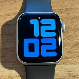 Apple Watch Series 6 GPS+Cellular 40mm Silver Aluminum Excellent Condition